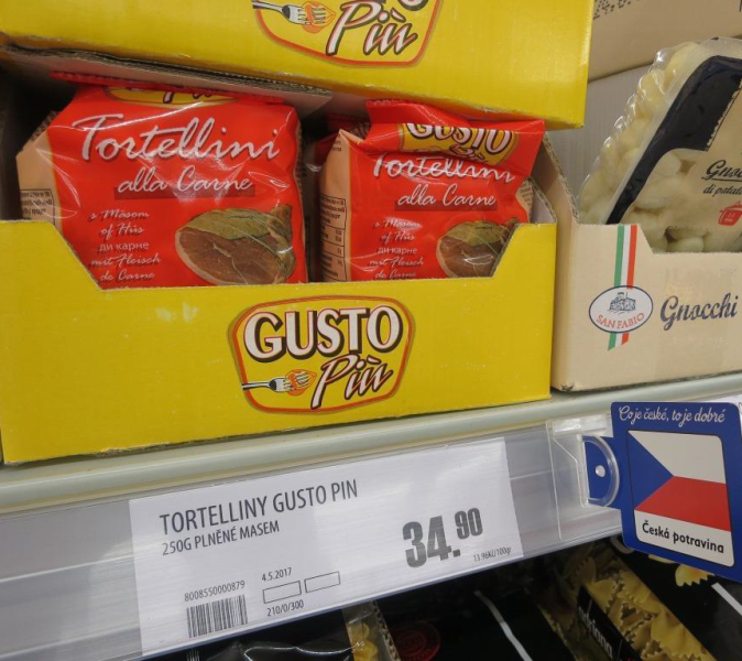 Penny Market, Prostějov: GUSTO Piń Tortellini alla Carne - v těsné blízkosti potraviny byla prodejcem uvedena informace: "Co je české, to je dobré" a dále byla vyobrazena vlajka České republiky společně se slovy česká potravina. Spotřebitel se tak může oprávněně domnívat, že výrobek je původem z České republiky. Dle informací na etiketě výrobku však byla potravina vyrobena v Itálii.