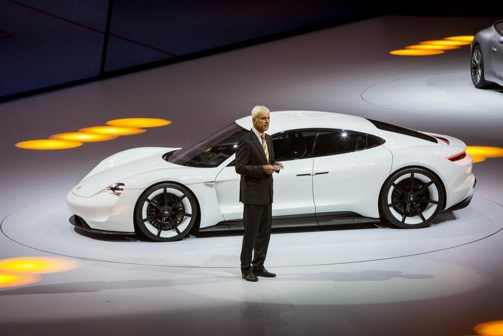 2014-03-koncept-porsche-mission-e-1.jpg