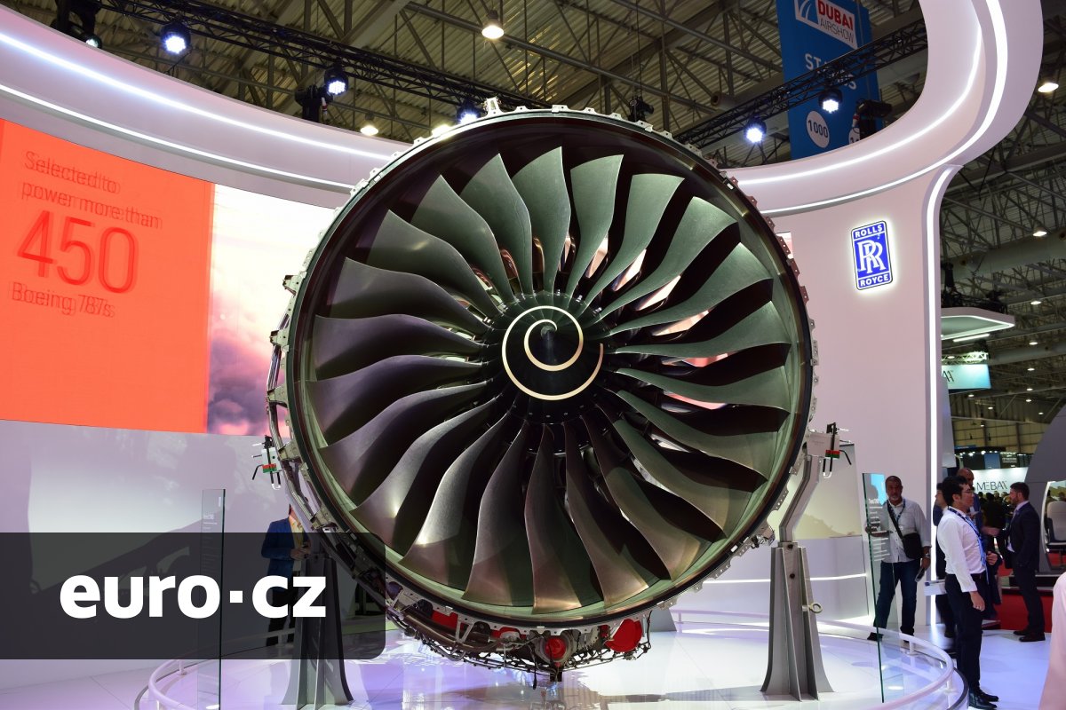 Pro delší výdrž i v pouštních podmínkách. Rolls-Royce otestoval inovaci, která omezí poškození proudových motorů pískem a prachem
