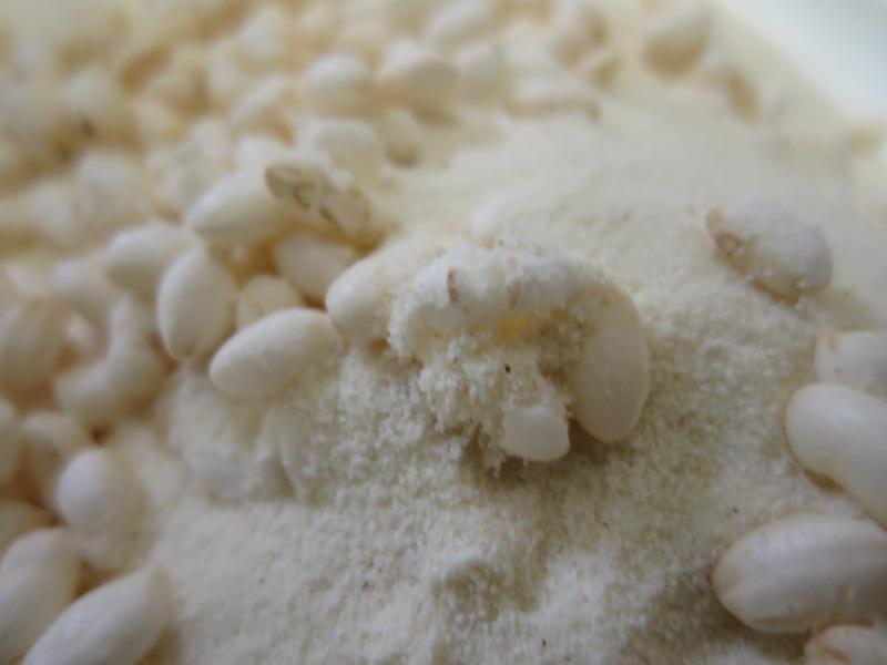 Ovesné vločky, Bramborové knedlíky, Houskové knedlíky, Knedlíky s burizony. Kategorie: Nebezpečné potraviny. Nevyhovující parametr: škůdci. Uvnitř výrobků a na obalech byl zjištěn výskyt mrtvých i živých škůdců ve všech vývojových stádiích (moli, kokony, zámotky, červi) a stopy po jejich činnosti (pavučinky, malé dírky v obalech). Výskyt škůdců a stop po jejich činnosti byl zjištěn i na prodejní ploše - na regálech. Místo kontroly: Thi Ngoc Tran, Liberec V-Kristiánov