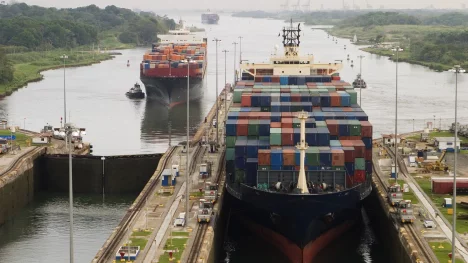 Náhledový obrázek - Sucho ohrožuje světovou logistiku. Panamský průplav bude muset v zimě omezit počty lodí na méně než polovinu