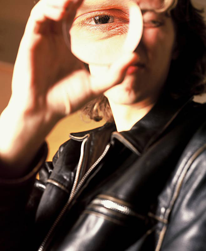 "S Lukačovičem máme hodně fotek, protože se s ním hodně dobře fotilo. Asi se mu to focení taky líbilo, protože jsme pak ještě asi dvakrát dostali zakázku od Seznamu na focení nějakých PR fotek. Jednou jsme ho fotili normálně, decentně, a pak ještě jednou s tím psem. Měli jsme přitom prut a na něm přivázaný nějaký buřt, aby ten pes měl zvednutou hlavu."