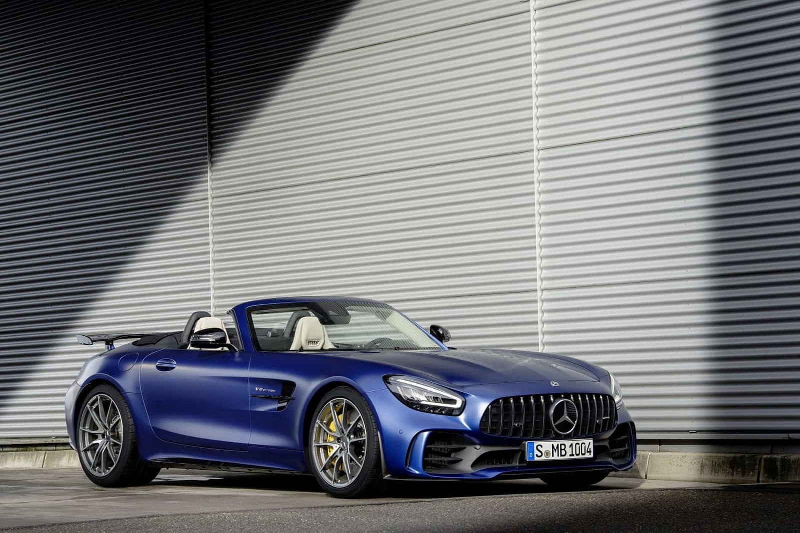 2019-03-Mercedes-AMG-GT-R-Roadster_10.jpg