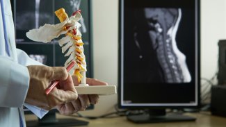 Náhledový obrázek - Jak probíhá rekonvalescence u operace bederní páteře?