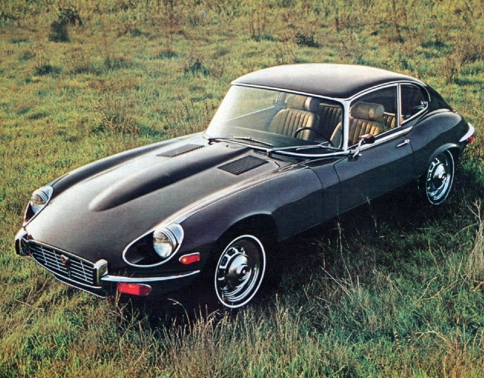 Dvanáctiválec pro americký trh musel mít v rámci federálních předpisů boční pozičky