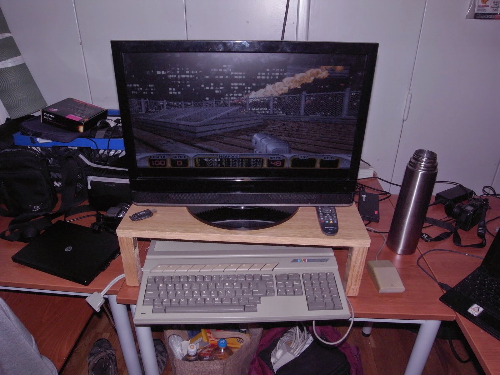 Atari Falcon s turbokartou zvládne i Duke Nukem 3D. Lehce trhaně, ale zvládne!