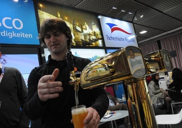 2010-12-c5beivc49b-z-berlc3adna-malajskc3a1-miss-c48deskc3a9-piv