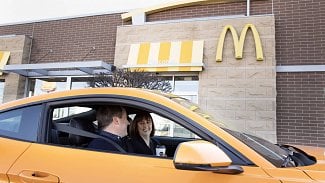 Náhledový obrázek - Ford vyrábí autodíly z kávového odpadu od McDonald’s