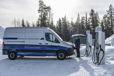 Elektrische Transporter von Mercedes-Benz Vans: Auch bei arktischen Bedingungen zuverlässig auf der letzten Meile – Der Mercedes-Benz eSprinter absolviert seine finale Wintererprobung am Polarkreis Electric Vans from Mercedes-Benz Vans: Reliable last-m