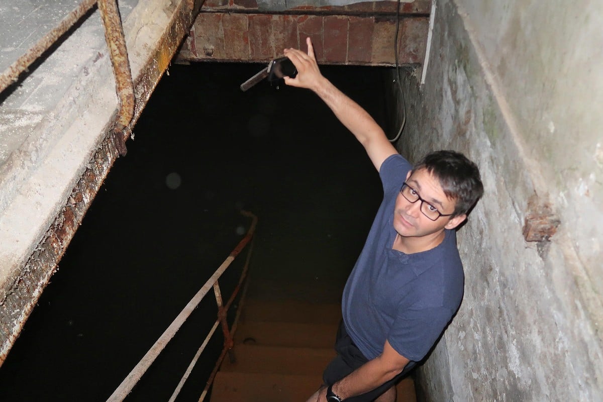 Jan Vokurka ve sklepích zámečku, přímo u pramene Vratislavické kyselky