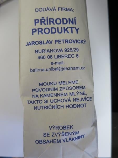 Renata Čiháčková, Brno: PŠENIČNÁ MOUKA CELOZRNNÁ - ve výrobku byla zjištěna přítomnost feromagnetických částic a dále úlomek modrého plastu. Distributor: PŘÍRODNÍ PRODUKTY JAROSLAV PETROVICKÝ, LIBEREC