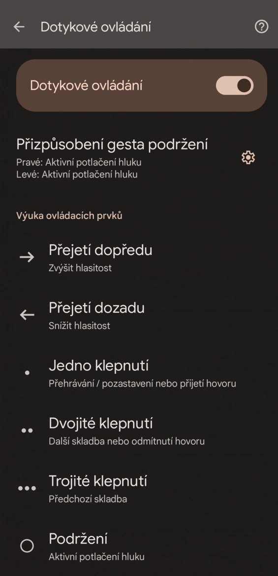 Gesta nejsou uživatelsky přizpůsobitelná, naštěstí jsou intuitivní