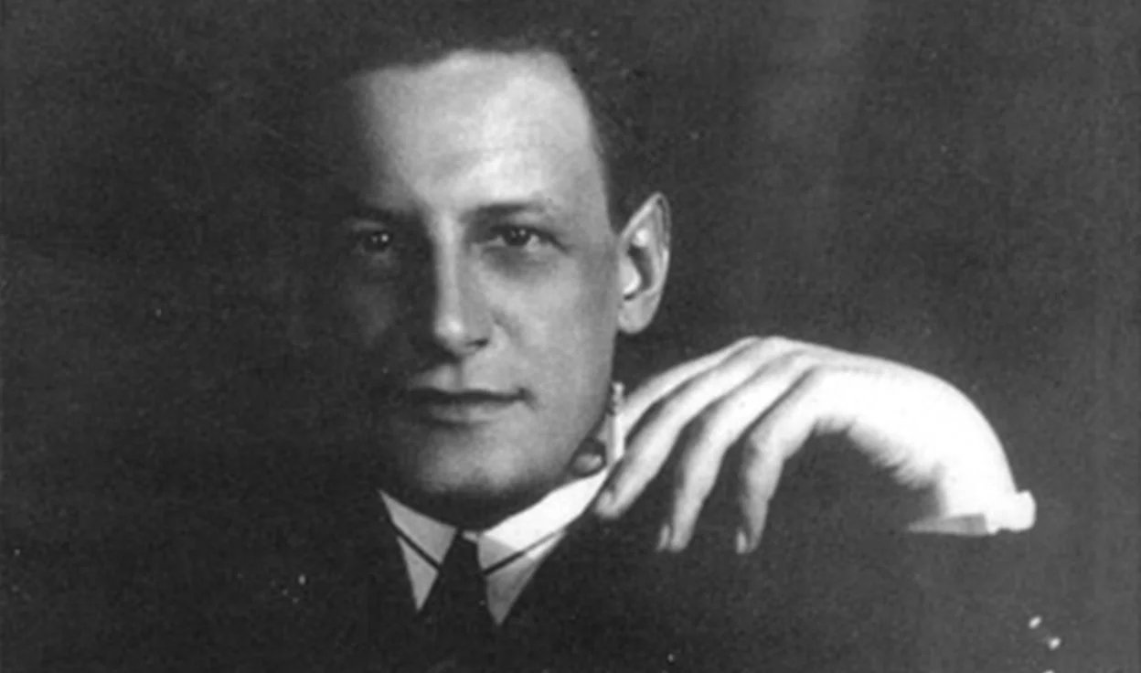 Karel Poláček (1892 - 1945), československý spisovatel, humorista a novinář, strávil válku v koncentračním táboře a zemřel zřejmě při pochodu smrti