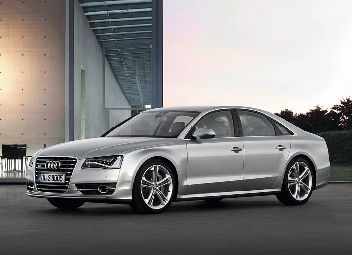 Audi S8
