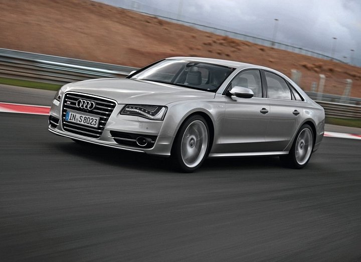 Audi S8