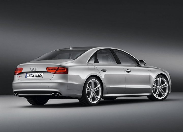 Audi S8