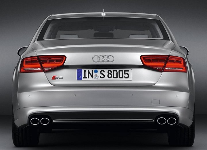 Audi S8
