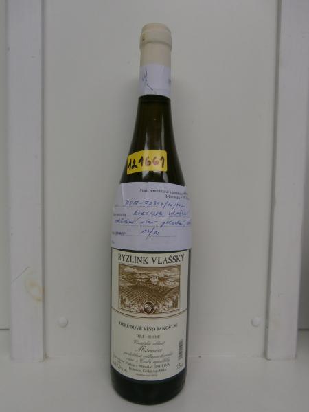 Ryzlink vlašský: Ve víně byl zjištěn etanol z přidaného cukru. Do vína byla přidána voda.