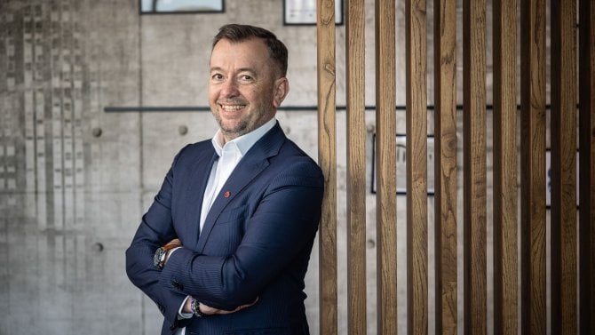 Trh s komerčními nemovitostmi se z covidu již oklepal. Od open space kanceláří dávají firmy ruce pryč, říká Medřický z fondu Max Realitní