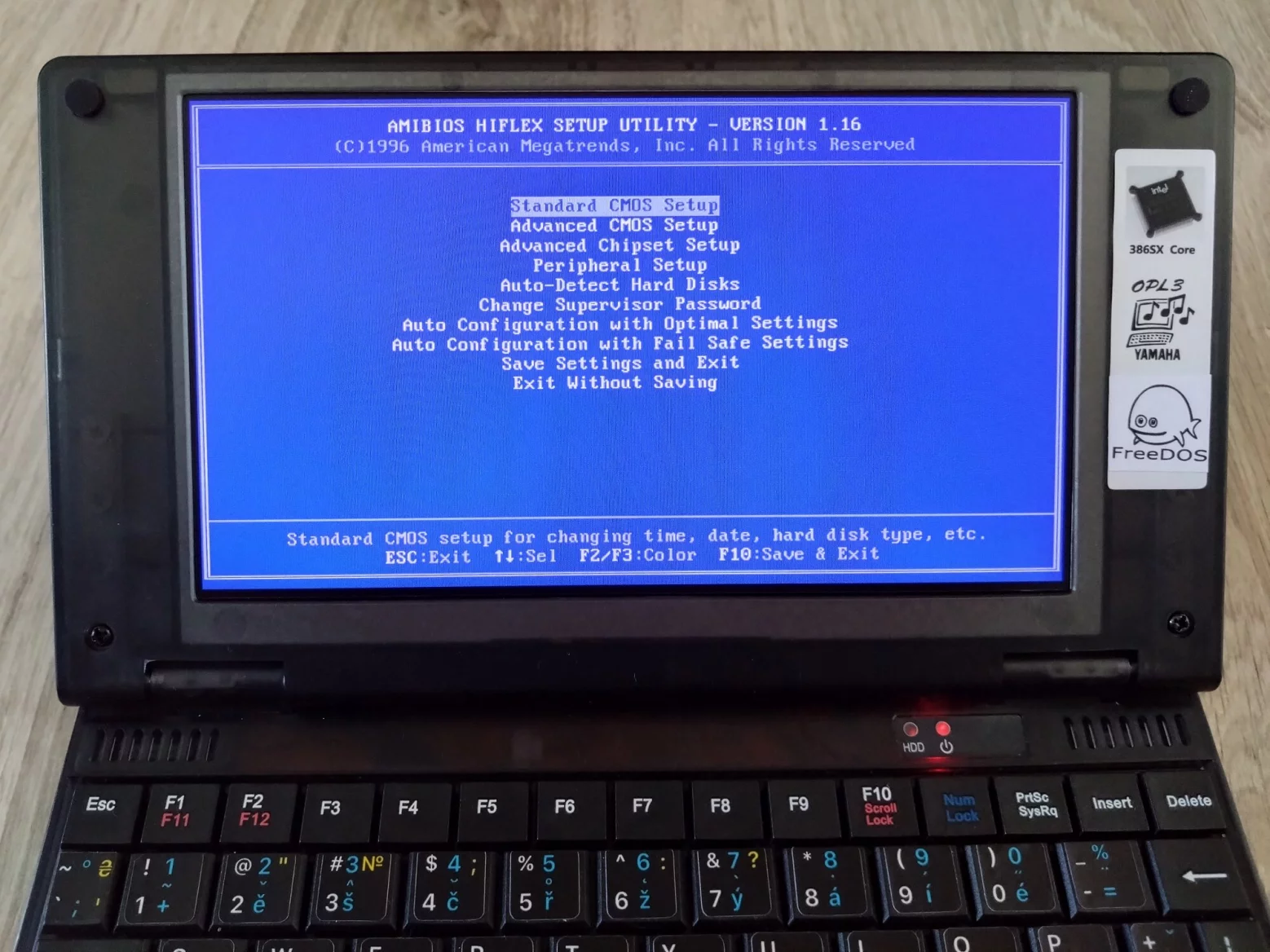 Nabootovaný Pocket 386 a BIOS