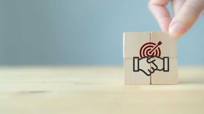 Koncepce obchodního partnerství nebo fúzí a akvizic. Akvizice akcií, akvizice aktiv, sloučení. Model přezkumu a rozvoje podnikání. Společné obchodní cíle a týmová spolupráce.