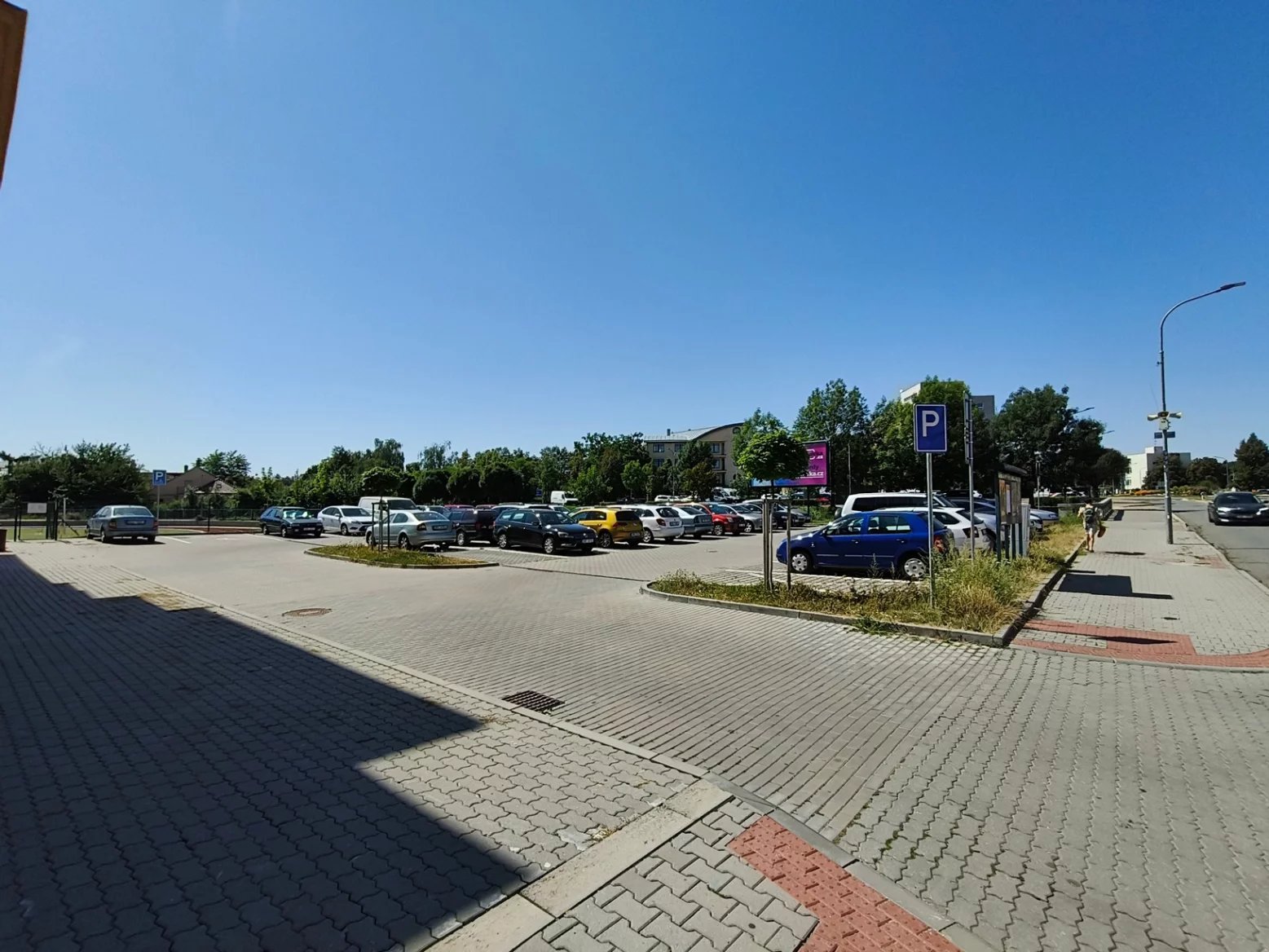 Ultraširokoúhlý 8Mpx fotoaparát