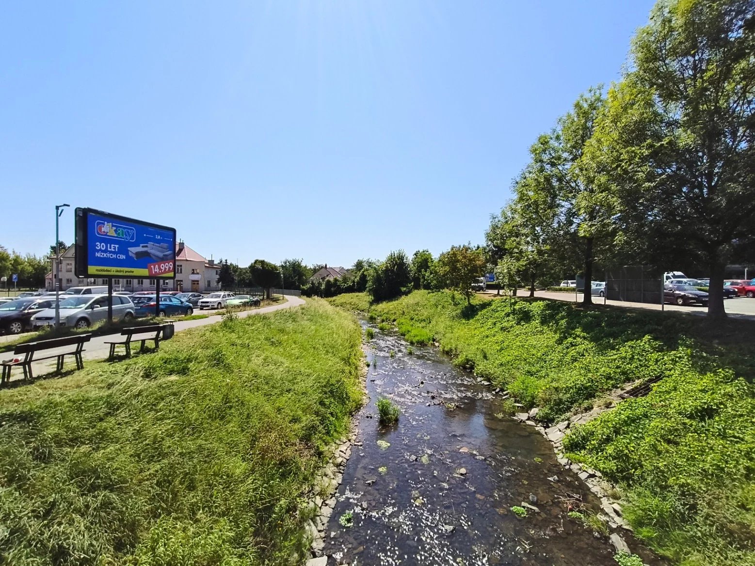 Ultraširokoúhlý 8Mpx fotoaparát