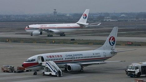 Náhledový obrázek - China Eastern chce podíl na pražském letišti, Ťok to bere s rezervou