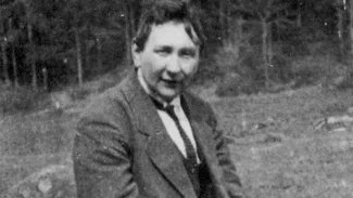 V české a slovenské veřejnosti je Jaroslav Hašek zafixován jako bohém. Možná dokonce jako prototyp bohéma začátku dvacátého století. Ve skutečnosti jde z velké části o legendu a vlastní Haškovu sebestylizaci. Jako autor byl Hašek velmi produktivní, což přece jen vyžaduje přiměřenou vnitřní disciplínu.