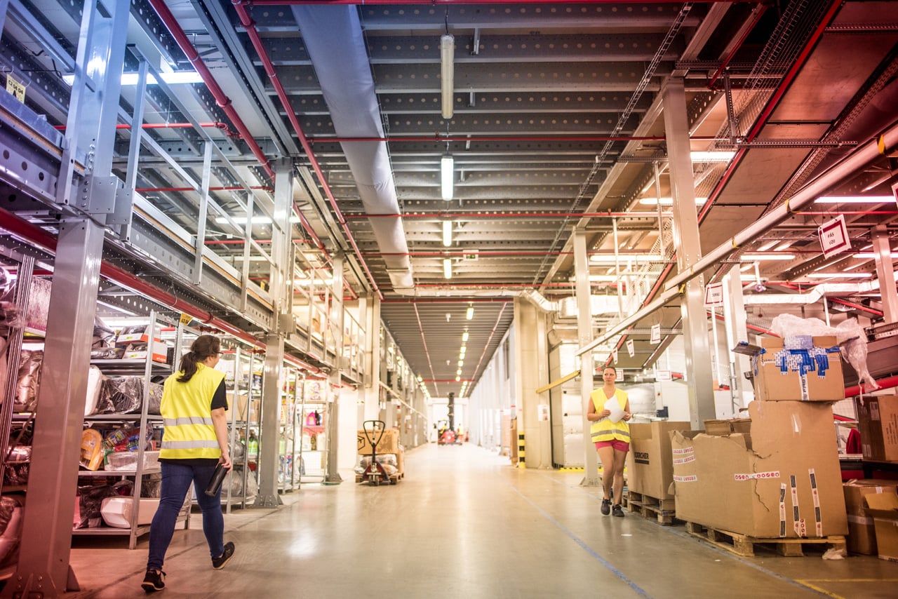 Logistické centrum Mall.cz v Jirnech u Prahy