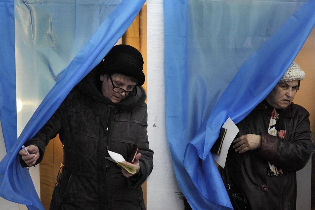 2010-11-referendum-o-pc599ipojenc3ad-krymu-k-rusku-1.jpg