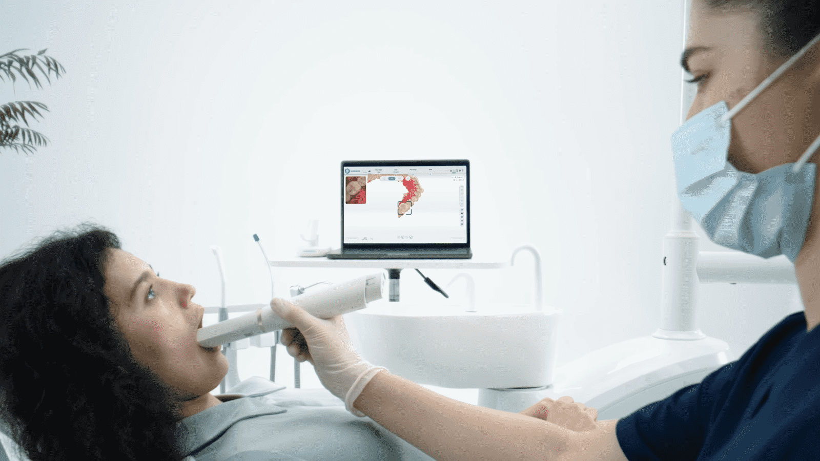 3D tiskárna Ceramix-Nano vytiskne zubní náhradu během jedné návštěvy zubaře