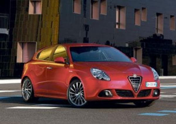 2018-08-auto-roku-2011-vc3adtc49bzem-je-japonskc3bd-nissan-leaf-