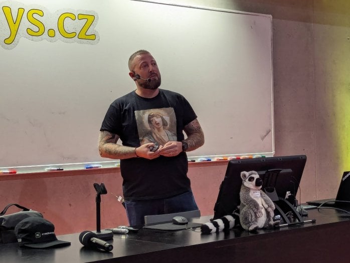 Autor: Petr Krčmář, Root.cz LinuxDays 2025 sobota