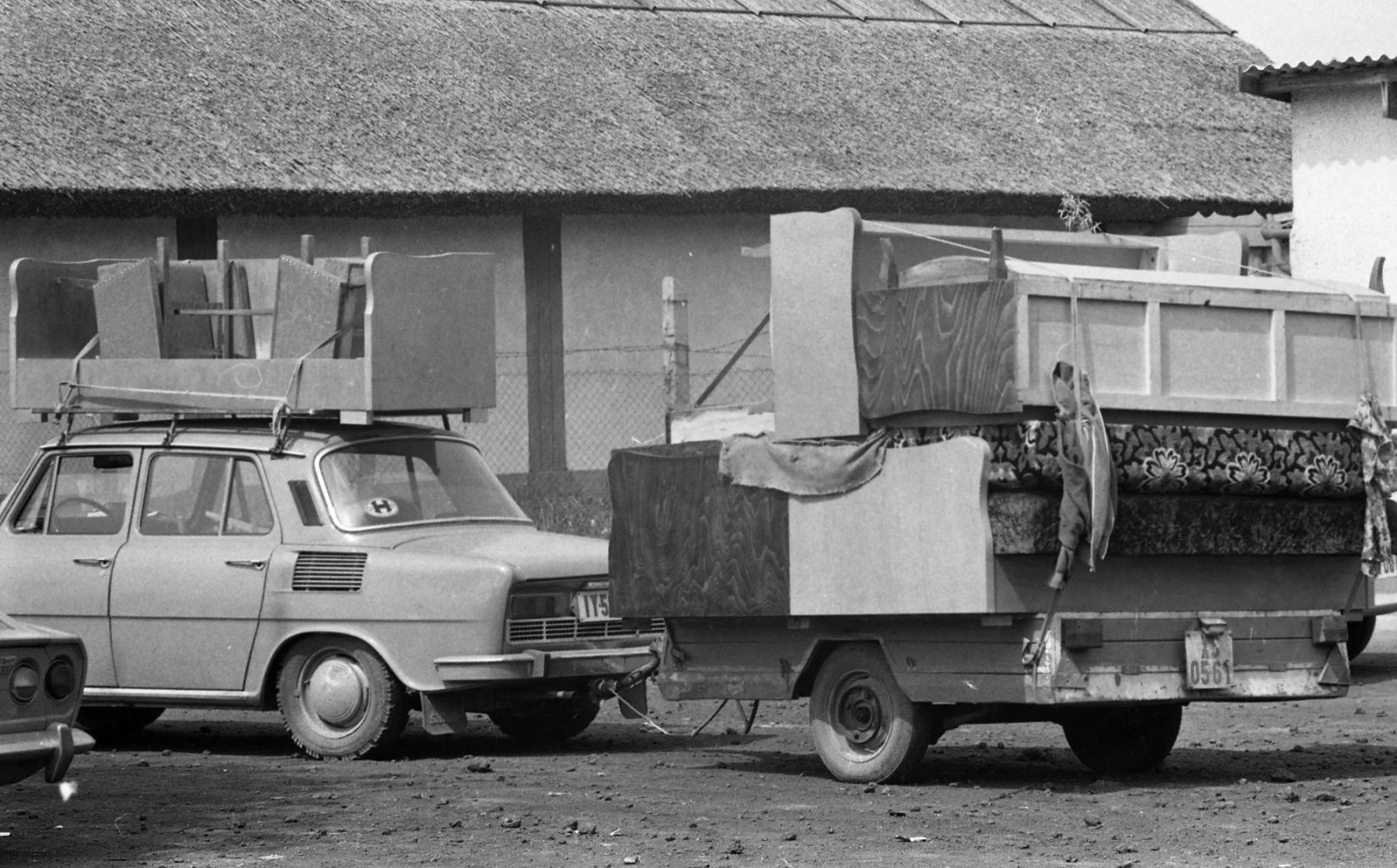 Plně naložená škodovka. Rözske v Maďarsku, 1973.
