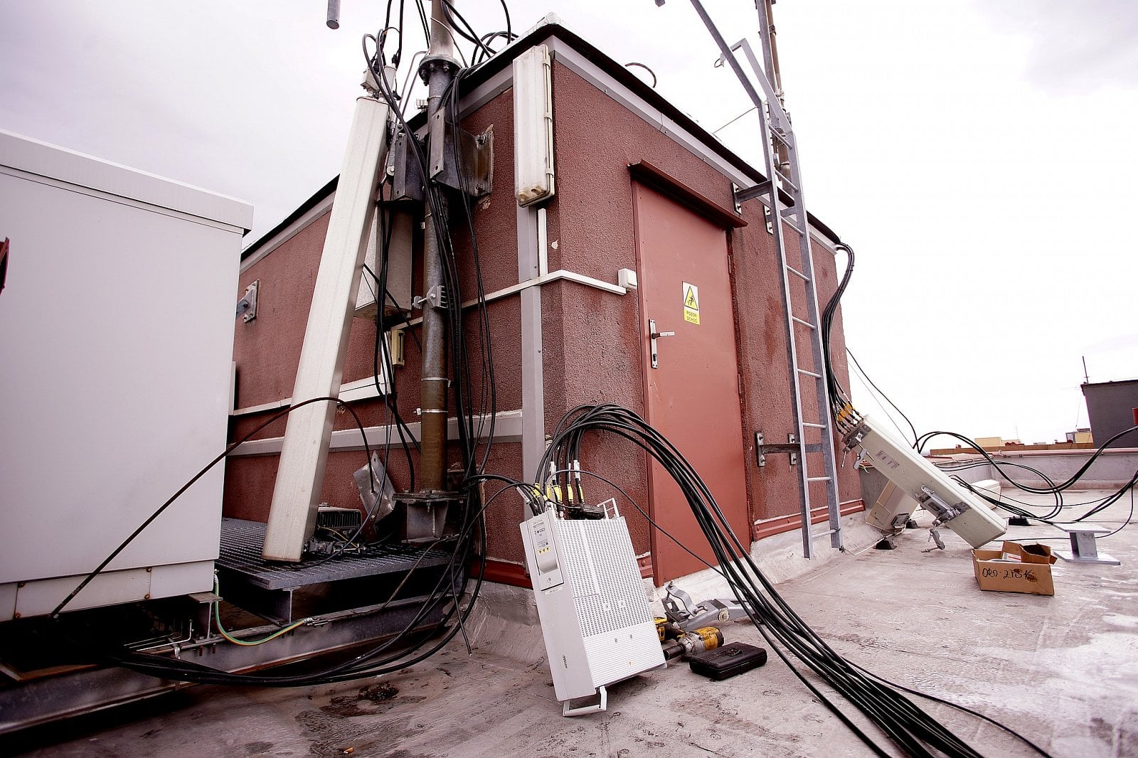 Výměna mobilního vysílače O2 a CETINu