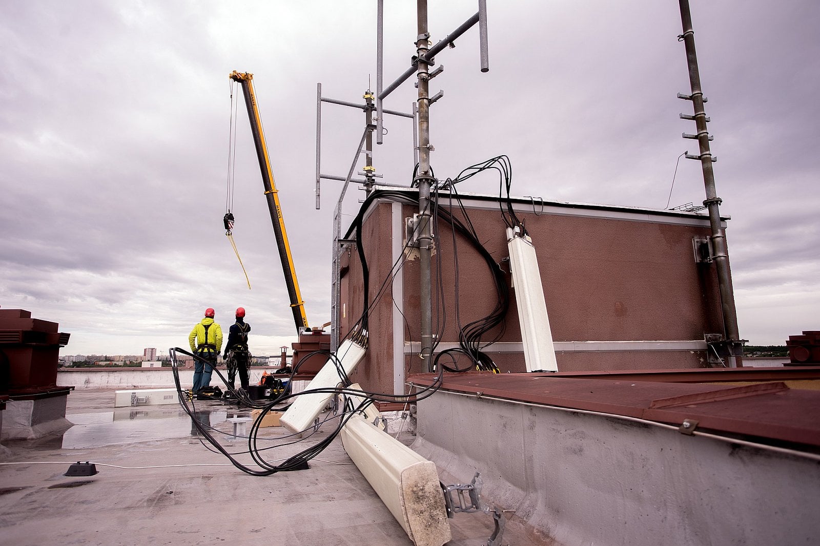 Výměna mobilního vysílače O2 a CETINu