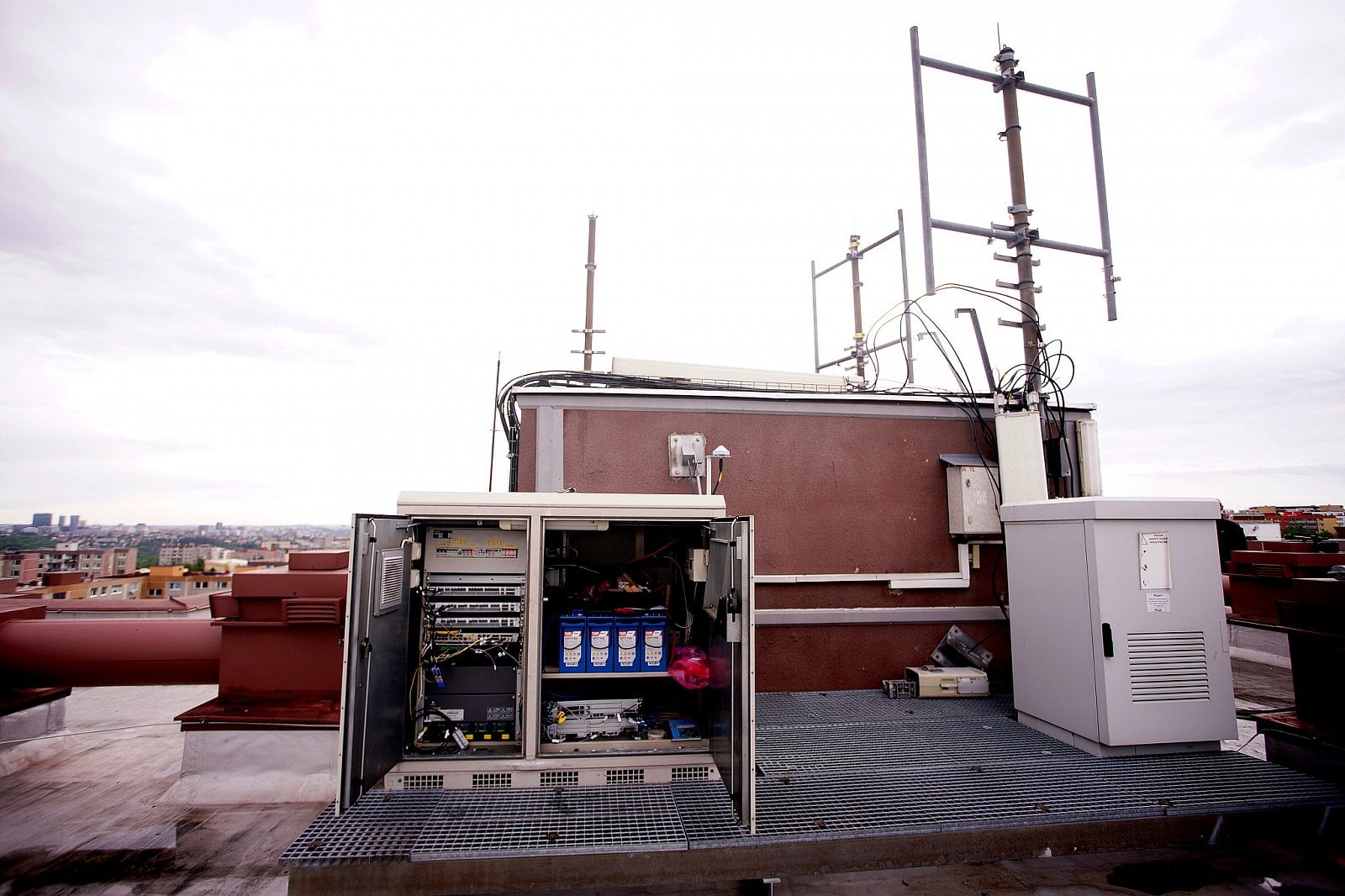 Výměna mobilního vysílače O2 a CETINu