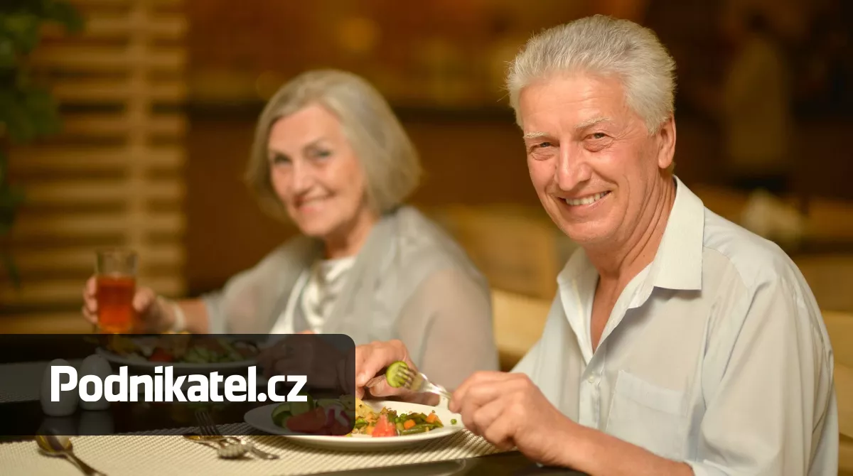 Stravování důchodců opět bez komplikací. Opomenutí konsolidačního balíčku napraveno