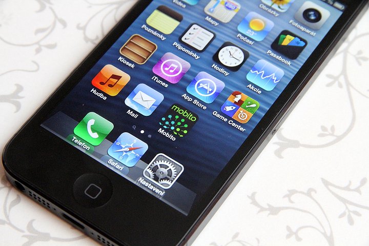 V případě chytrého telefonu začínáte registraci přes aplikaci Mobito ve svém mobilu.