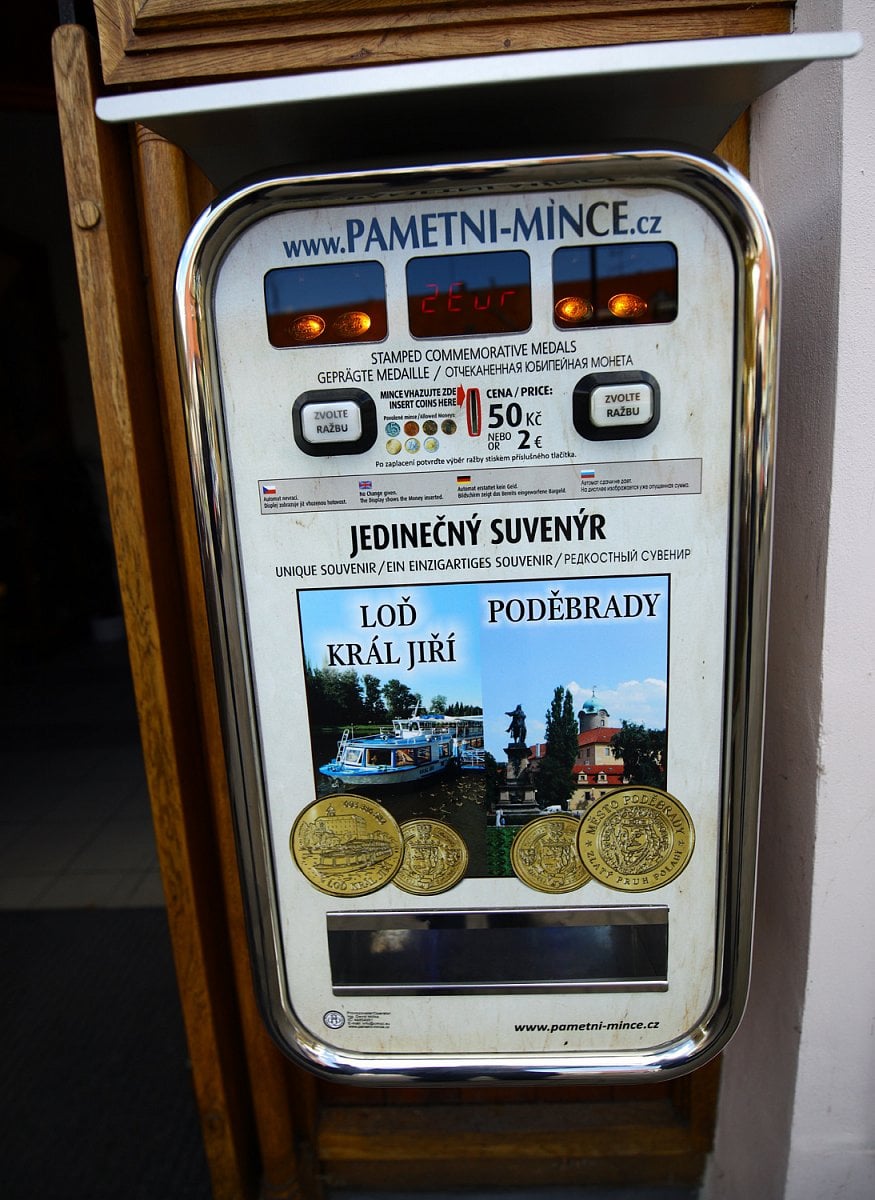 Pamětní mince na památku na lázeňské město Poděbrady. I to je byznys.