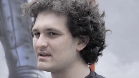 Náhledový obrázek - Jeden z největších podvodů v americké historii. Bývalý král kryptoměn Sam Bankman-Fried byl shledán vinným