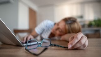 Náhledový obrázek - 12 způsobů, jak zmírnit únavu a mít během dne více energie