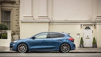 Náhledový obrázek - Ford Focus ST je nově k mání se 7stupňovým automatem. Stojí o 60 tisíc víc