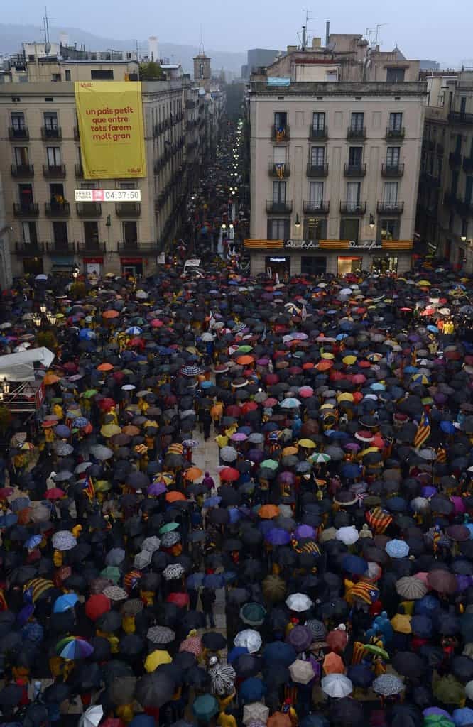 2013-06-katalc3a1nci-v-zc3a1c599c3ad-demonstrovali-za-nezc3a1vis