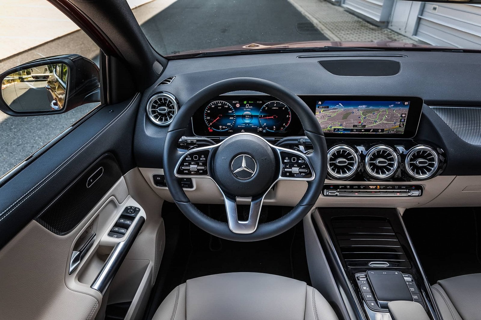 2020-10-mercedes-benz-gla-11.jpg