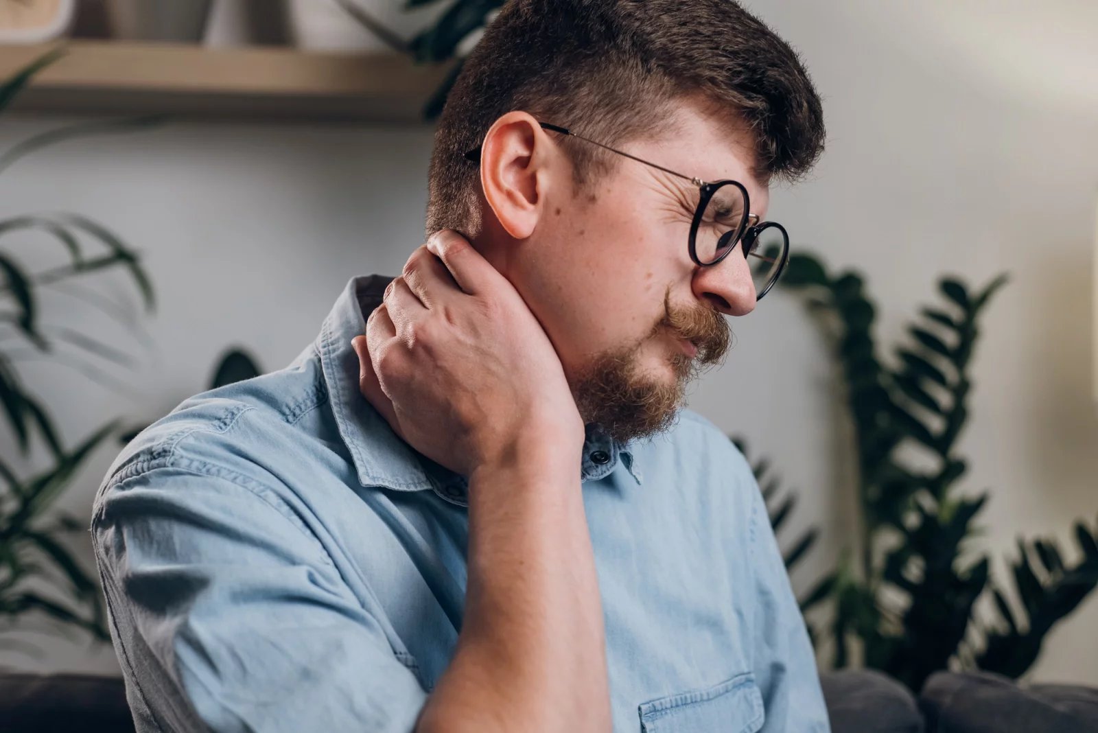 Osteochondróza nejvíce postihuje malé pacienty a mladé lidi do 20 let věku. Toto onemocnění se však nevyhýbá ani dospělým pacientům.