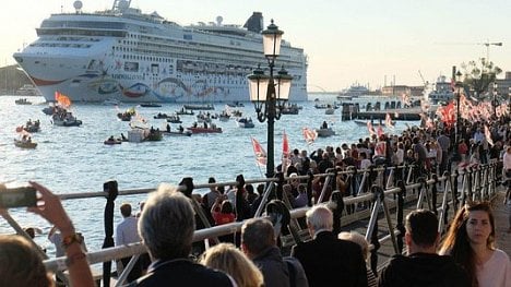 Náhledový obrázek - Benátky bojují proti turistům. Návštěvu si budou muset lidé rezervovat