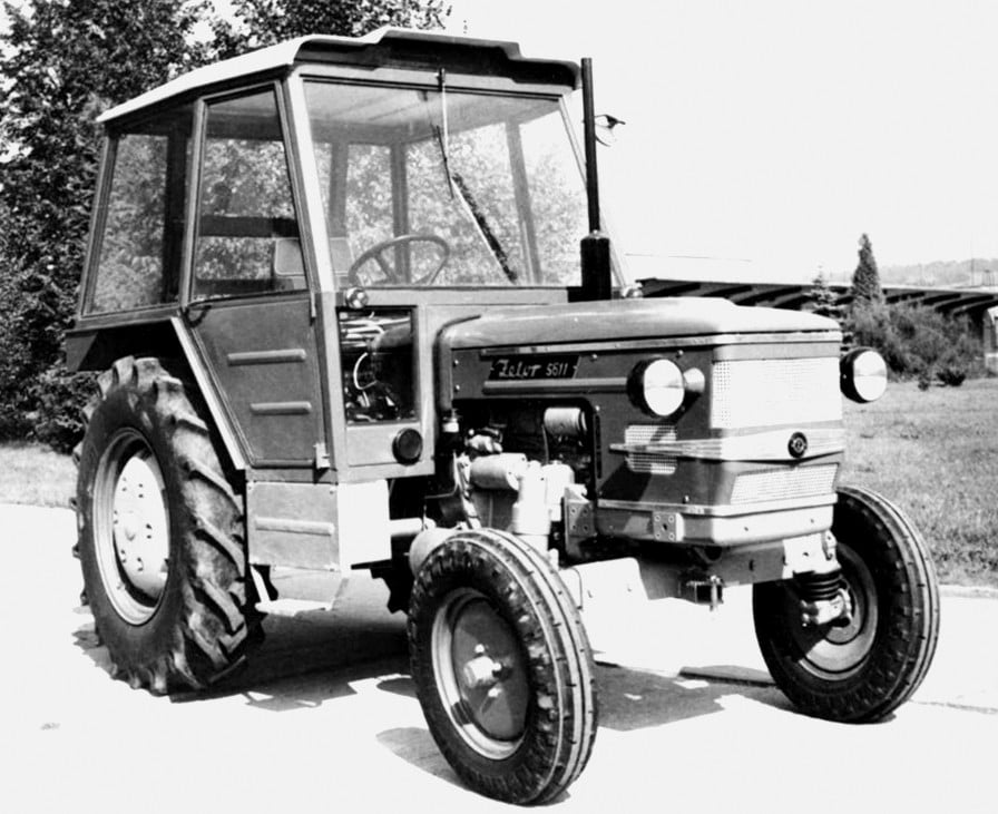 Zetor 5611 byl pokračovatelem UŘ 1 a nabízel prosklenou kabinu s dokonalým výhledem