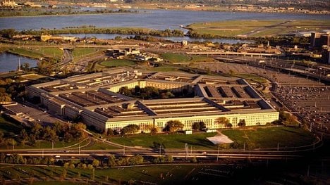 Náhledový obrázek - Symbol síly. Pentagon stojí 75 let